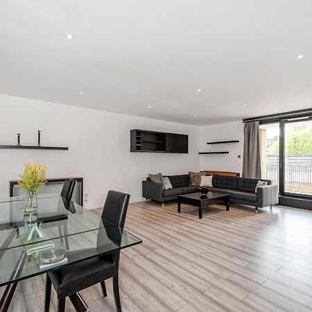 Large And Central 2 Bed ロンドン エクステリア 写真